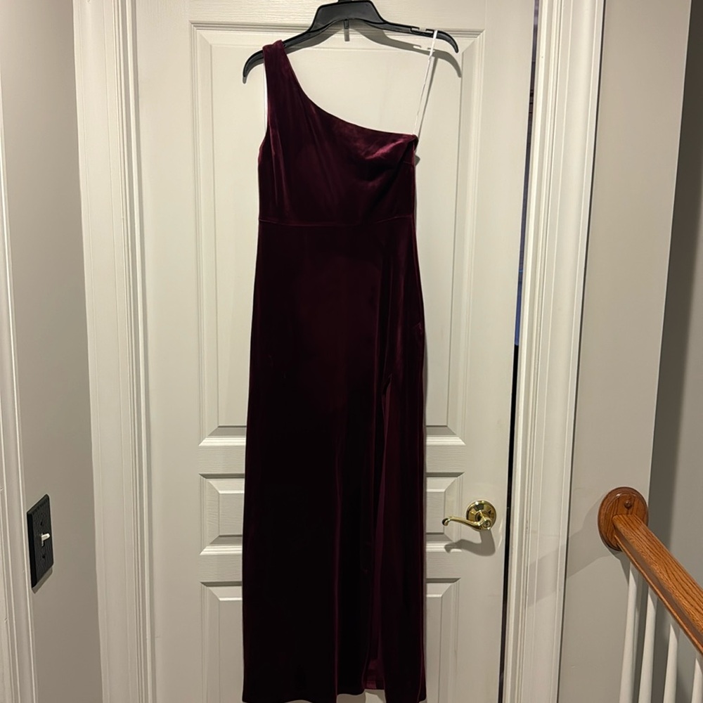 Burgundy one shoulder Lulus velvet floor length dress size medium.  With slit.